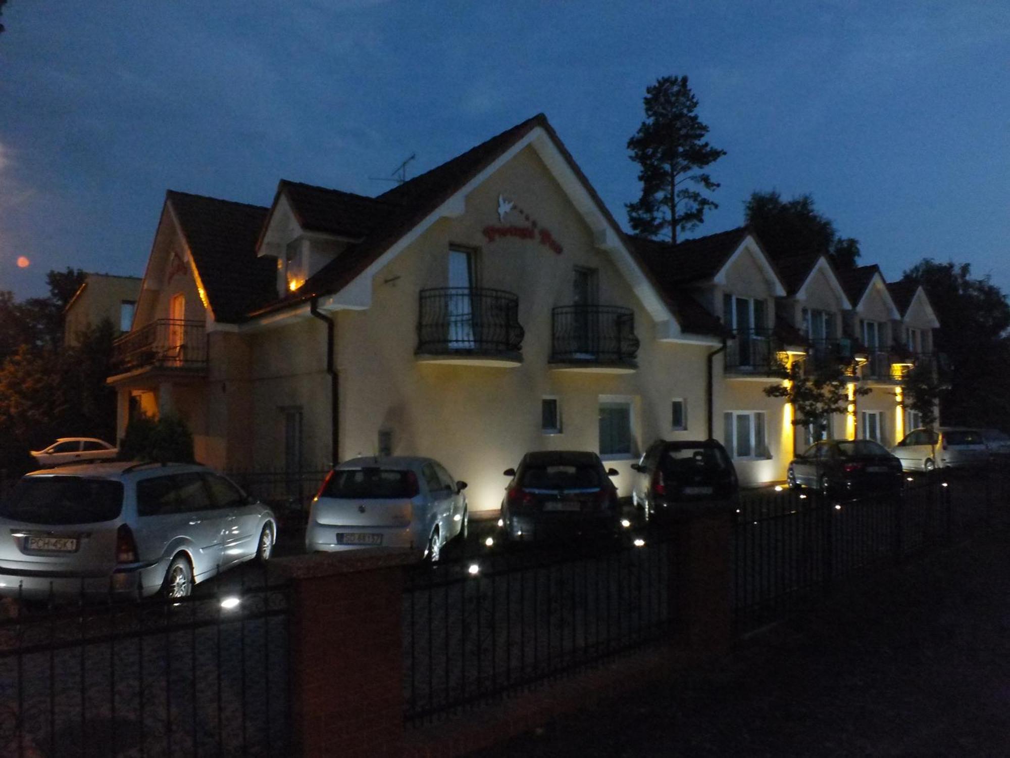 Piotrus Pan Hotel Niechorze Bagian luar foto